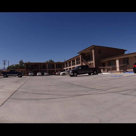 Executive Inn Mojave Bagian luar foto